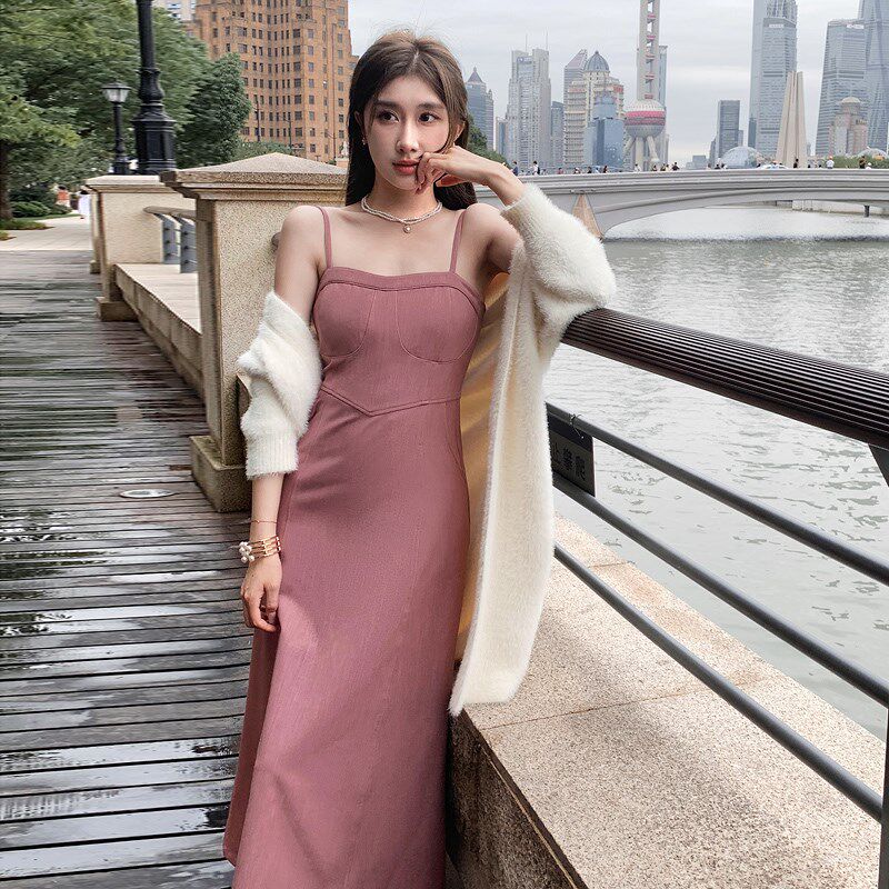 今年流行牛仔连衣裙女2023新款秋季无袖长款配大衣粉色吊带裙长裙