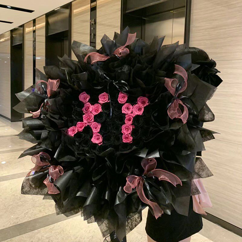 网红爆款高级仿生花摆件客厅轻奢永生花湿感99朵玫瑰花束仿真花女