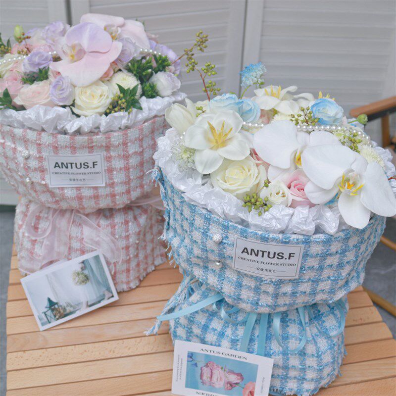 卡布奇诺红玫瑰小香风花束生日订花店济南鲜花店同城速递配送女友