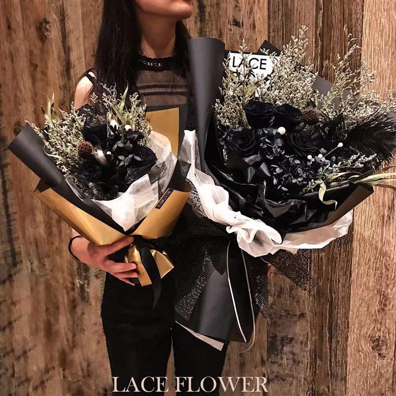 大手捧黑玫瑰永生花干花花束礼盒真花天然送男友生日保鲜花上海