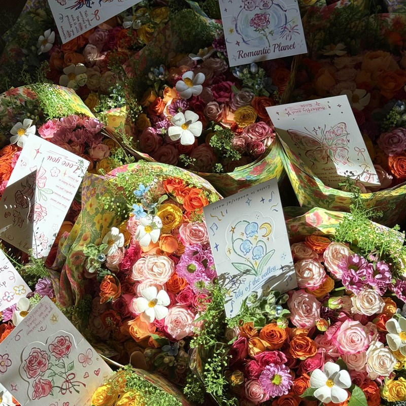 椿母亲节生日礼物鲜花彩虹花束好运玫瑰送女友闺蜜多巴胺混搭