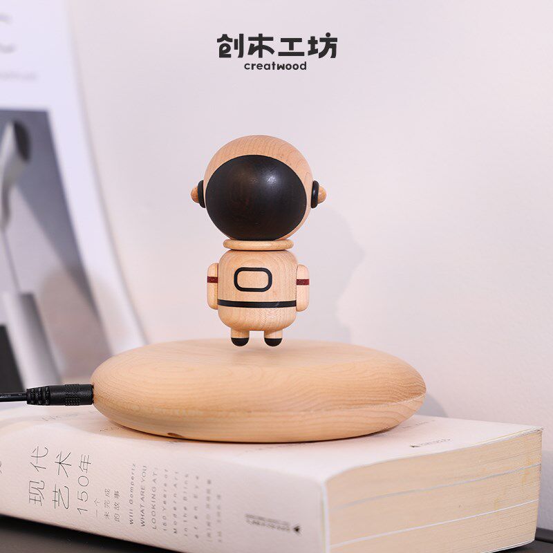 磁悬浮宇航员/创木工坊原木摆件宇航员创意玩具送男女生日礼物