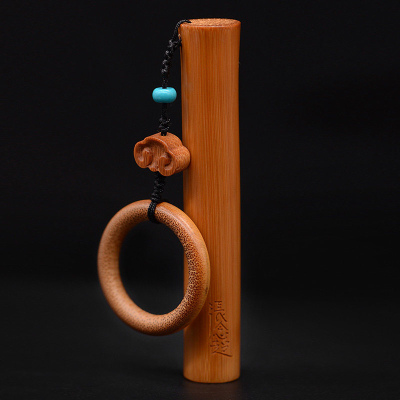 竹雕浙派大师张念超本工纯手工浮雕荷花荷韵实心竹手把件玉竹把件