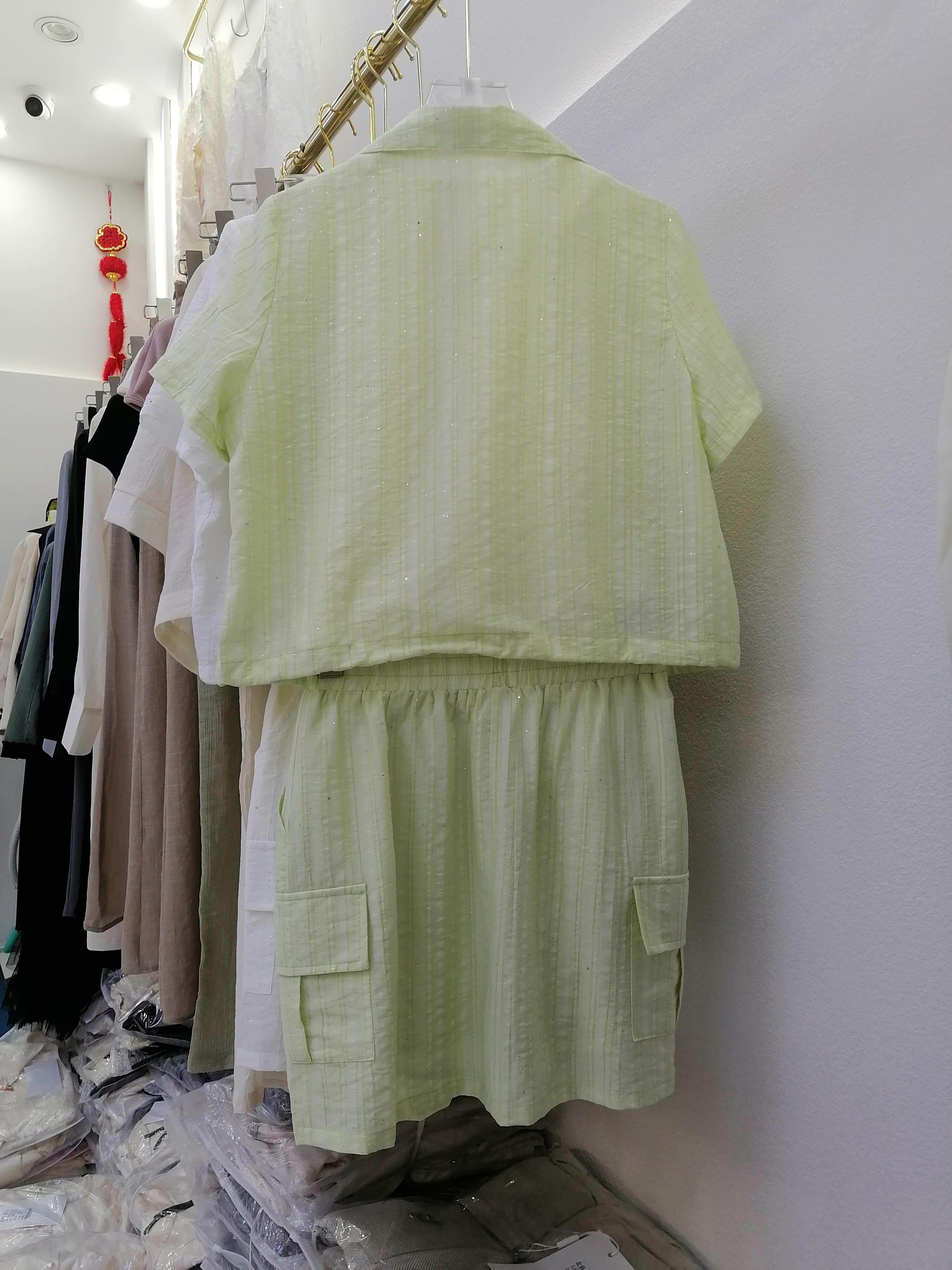 短袖衬衫搭配高腰a字半身裙套装女2024年夏季新款上下三件套裙子