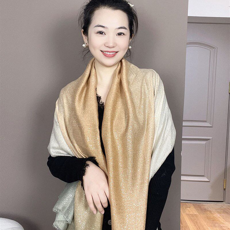 卡其色围巾女2024新款春秋冬季高级感时尚渐变拼色薄棉麻披肩两用