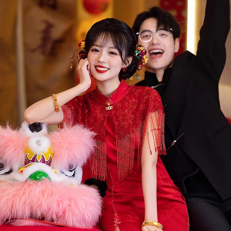 高级感红色新娘披肩新款小众结婚蕾丝流苏云肩新中式旗袍外搭重工