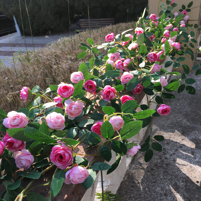 仿真花玫瑰壁挂室内客厅玄关墙面装饰假花绿植藤蔓植物缠绕吊兰篮