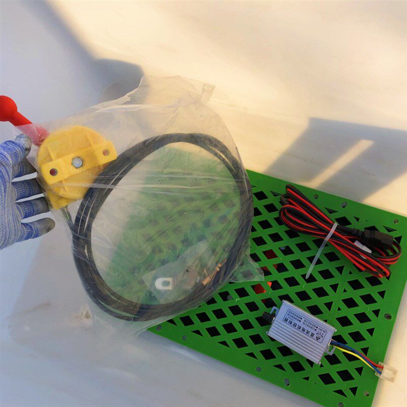 三轮后挂电动施肥机拖拉机前置撒肥料机器农业施肥机器电动撒肥机