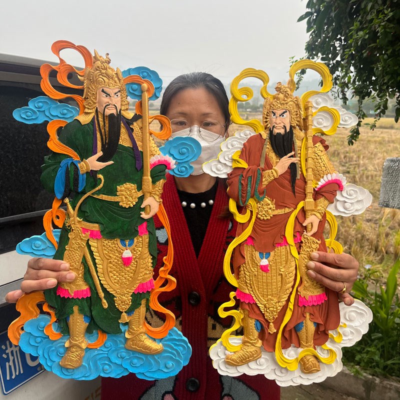 东阳木雕入户门神像挂画秦叔宝尉迟恭彩色摆件镂空中式木质装饰画
