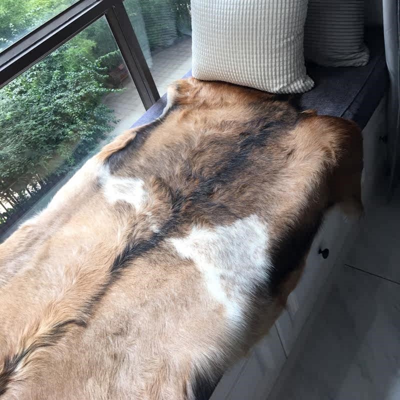 整张自然色山羊皮花色皮草棕白黑白地毯飘窗垫椅垫沙发垫花羊毛皮