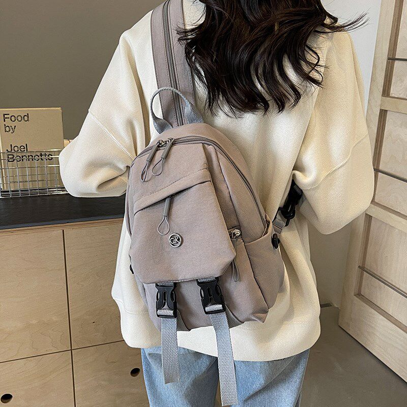 斜挎包女2024新款夏天小背包帆布单肩包休闲通勤书包女式百搭胸包