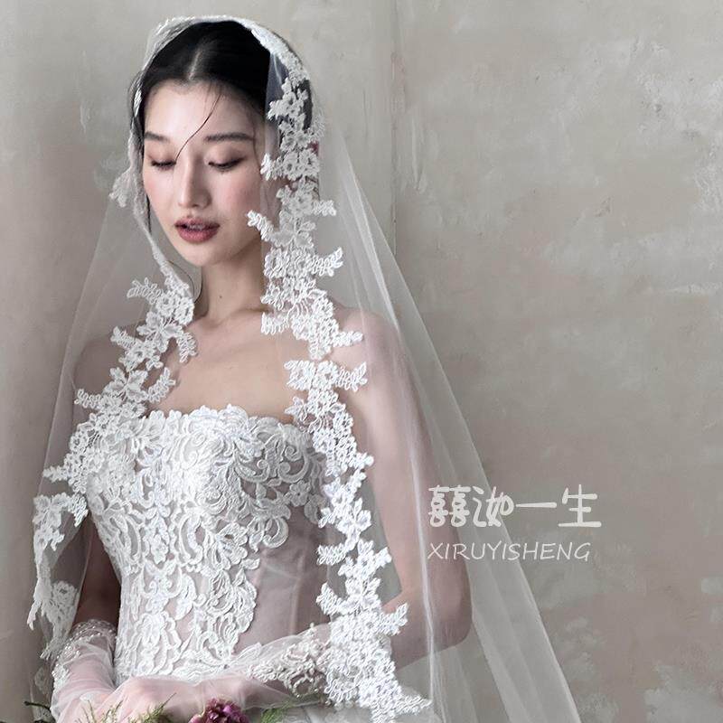 头纱新娘主婚纱韩式复古简约高级感长款大拖尾蕾丝花边主婚纱造型
