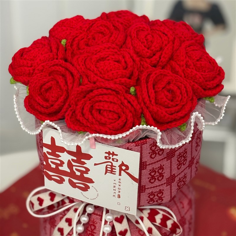 结婚礼物红玫瑰花束手工针织毛线花仿真手捧花送闺蜜女生朋友新人