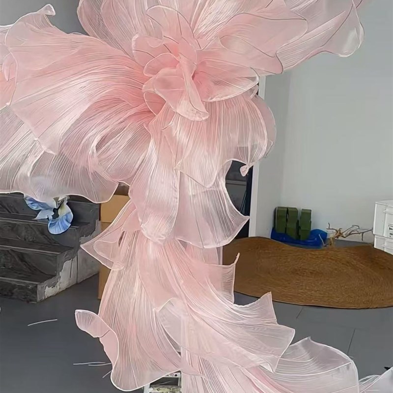 巨型褶皱蕾丝艺术装置婚礼背景婚礼装饰橱窗纸花婚庆舞台