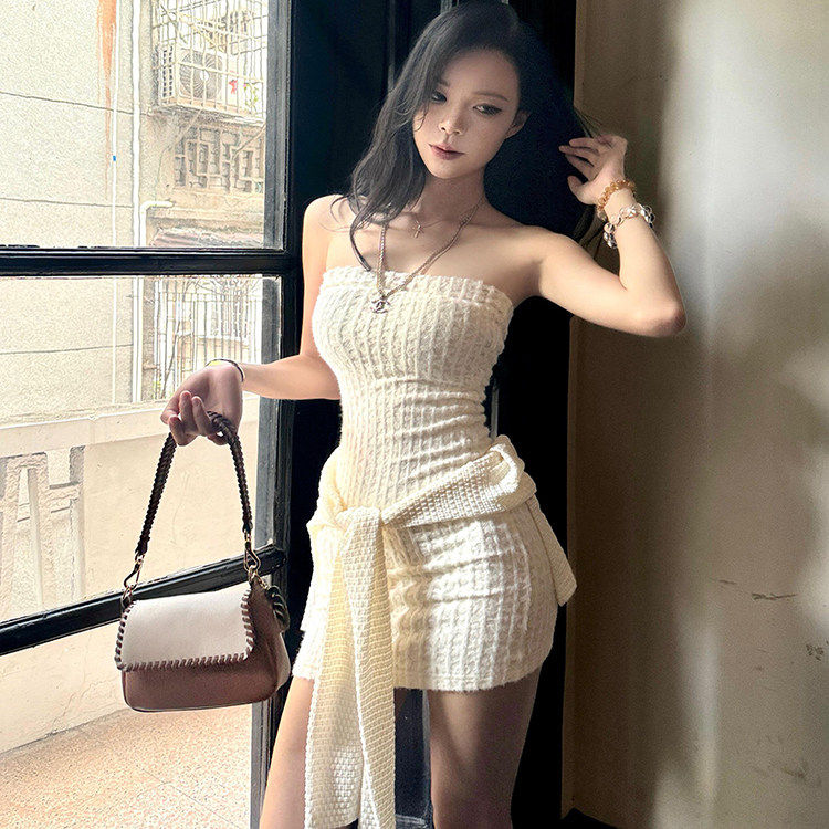 性感抹胸连衣裙女2026夏季新款今年流行爆款修身包臀短裙子两件套