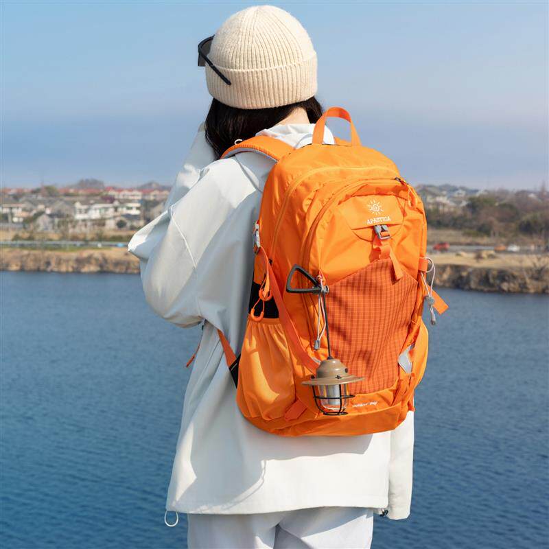 户外运动旅行登山双肩包大容量骑行徒步大学生背包男轻量化书包女