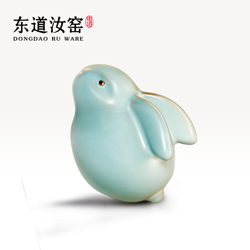 东道汝窑陶瓷茶桌摆件茶宠可养开片生肖系列兔子茶宠鸿兔大展天青