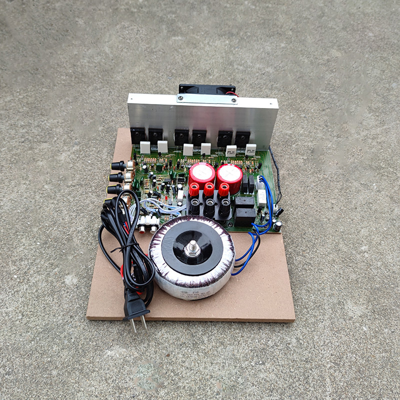 600W220V蓝牙重低音2.1声道功放 环牛3声道A1943VC5200功放板大功