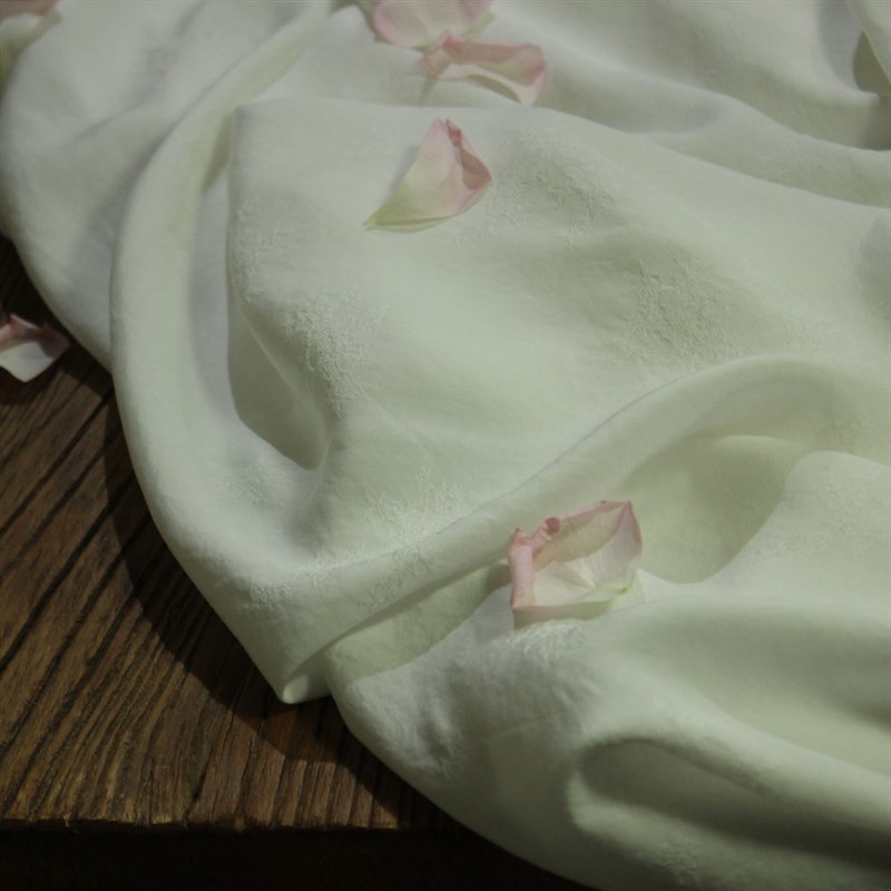瓦娜家新品玫瑰花纤维布料高端裙袍衬衫带阵阵花香提花服装面料白