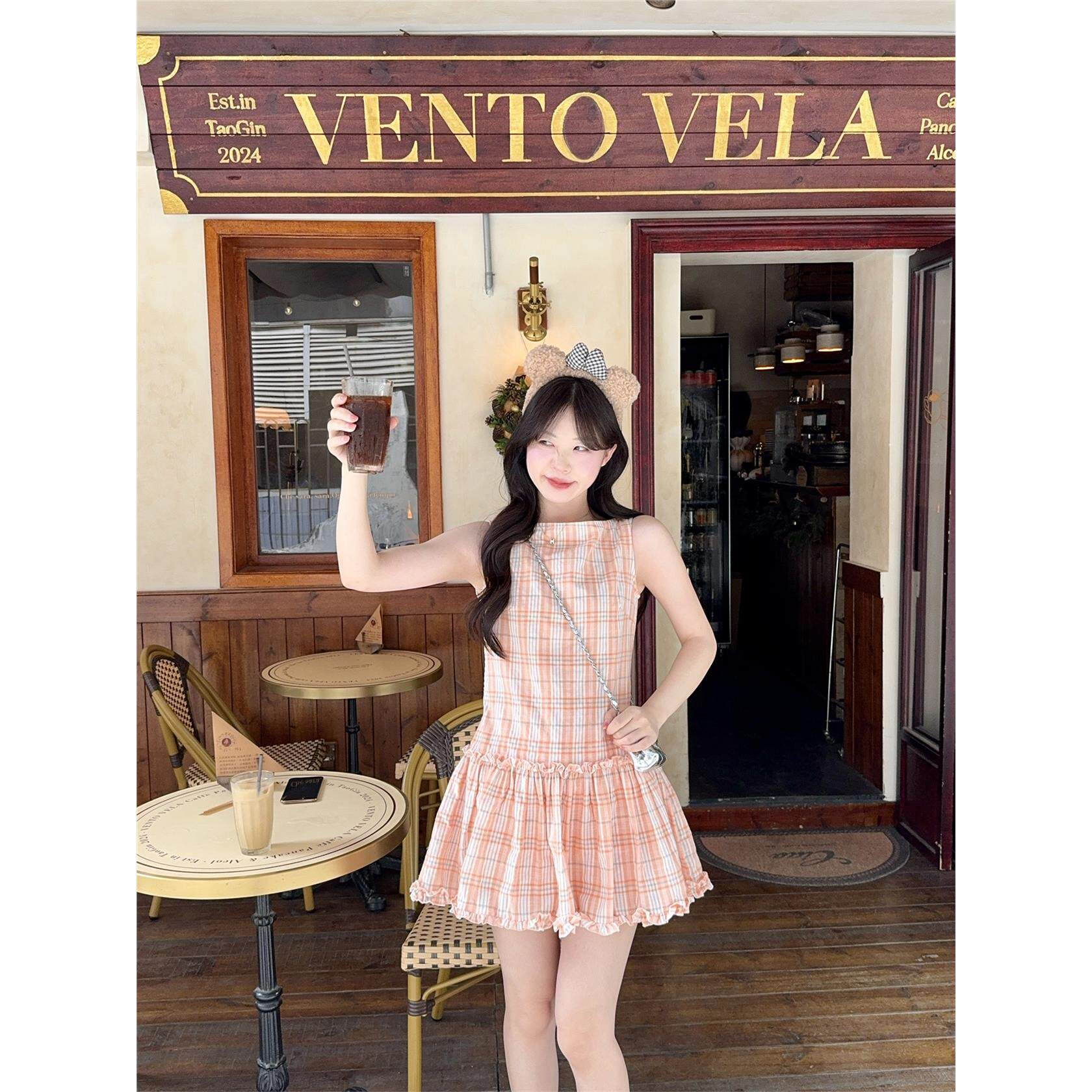 甜美风格子无袖背心连衣