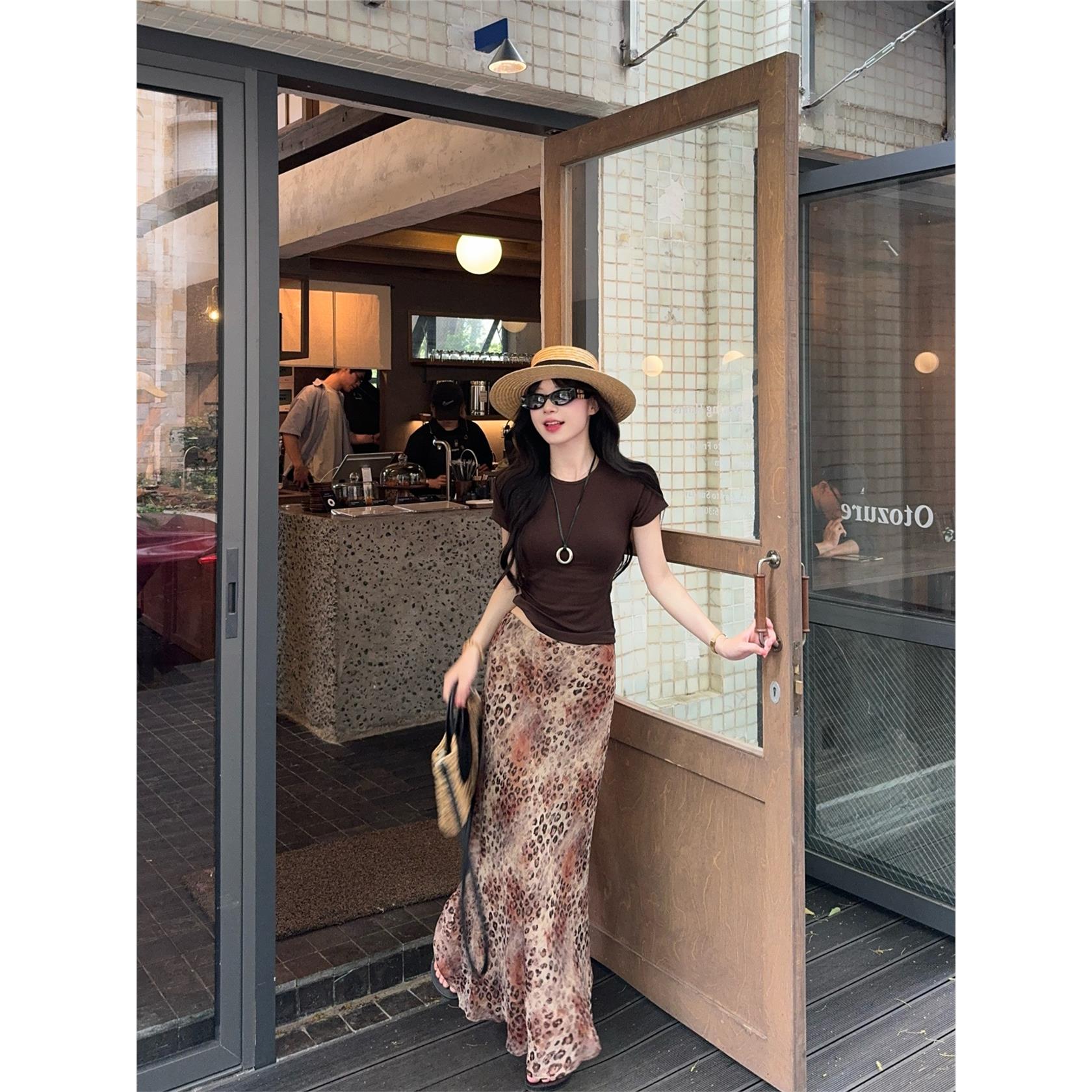 2026超美辣妹风纯色圆领