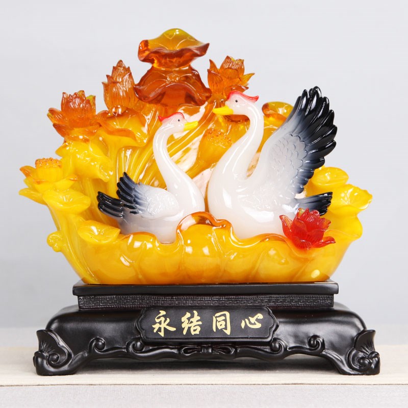 创意家居装饰品抽象工艺品电视柜摆件永结同心情侣天鹅结婚礼物