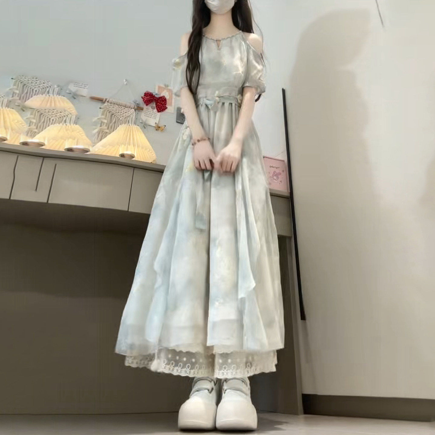 少女甜美露肩系带收腰洋