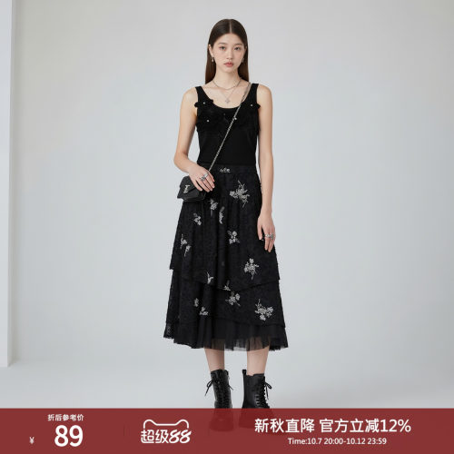 西町村屋气质针织吊带背心女春季新款立体花朵设计上衣AA9102001