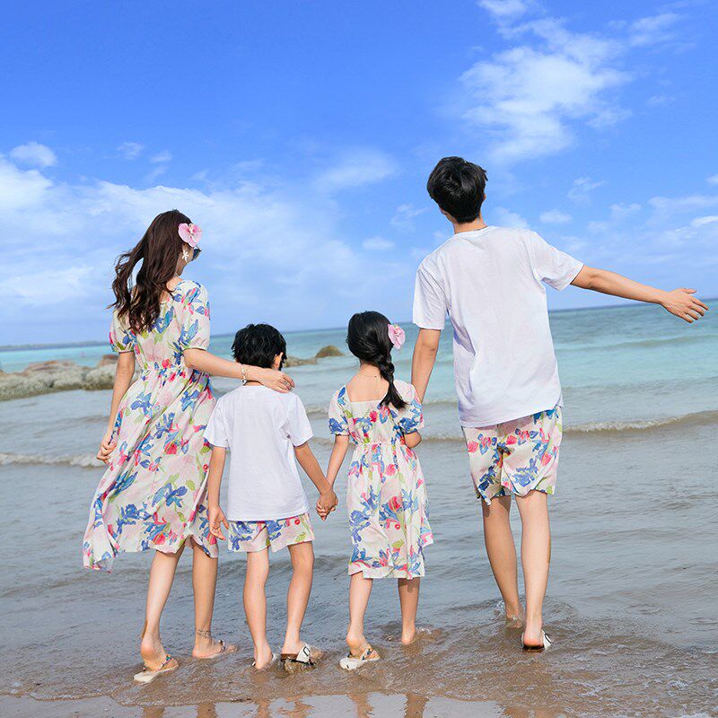 海边亲子装夏装一家三口套装2024新款潮母子t恤母女连衣裙沙滩装