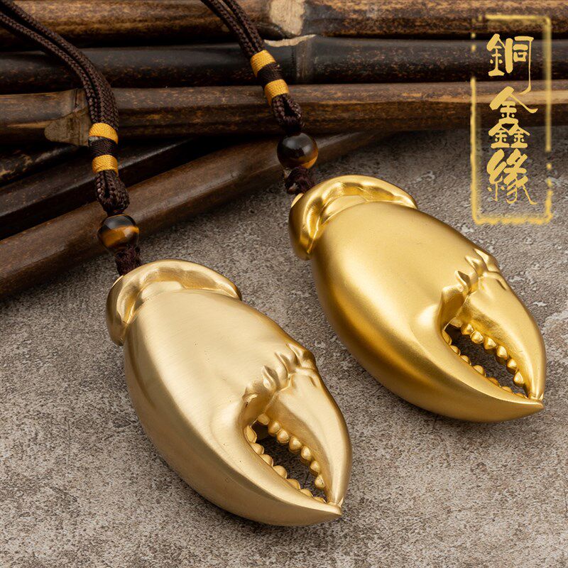 手中有钱手把件纯铜招财手里有钳螃蟹钳手上有钱黄铜摆件把玩礼品
