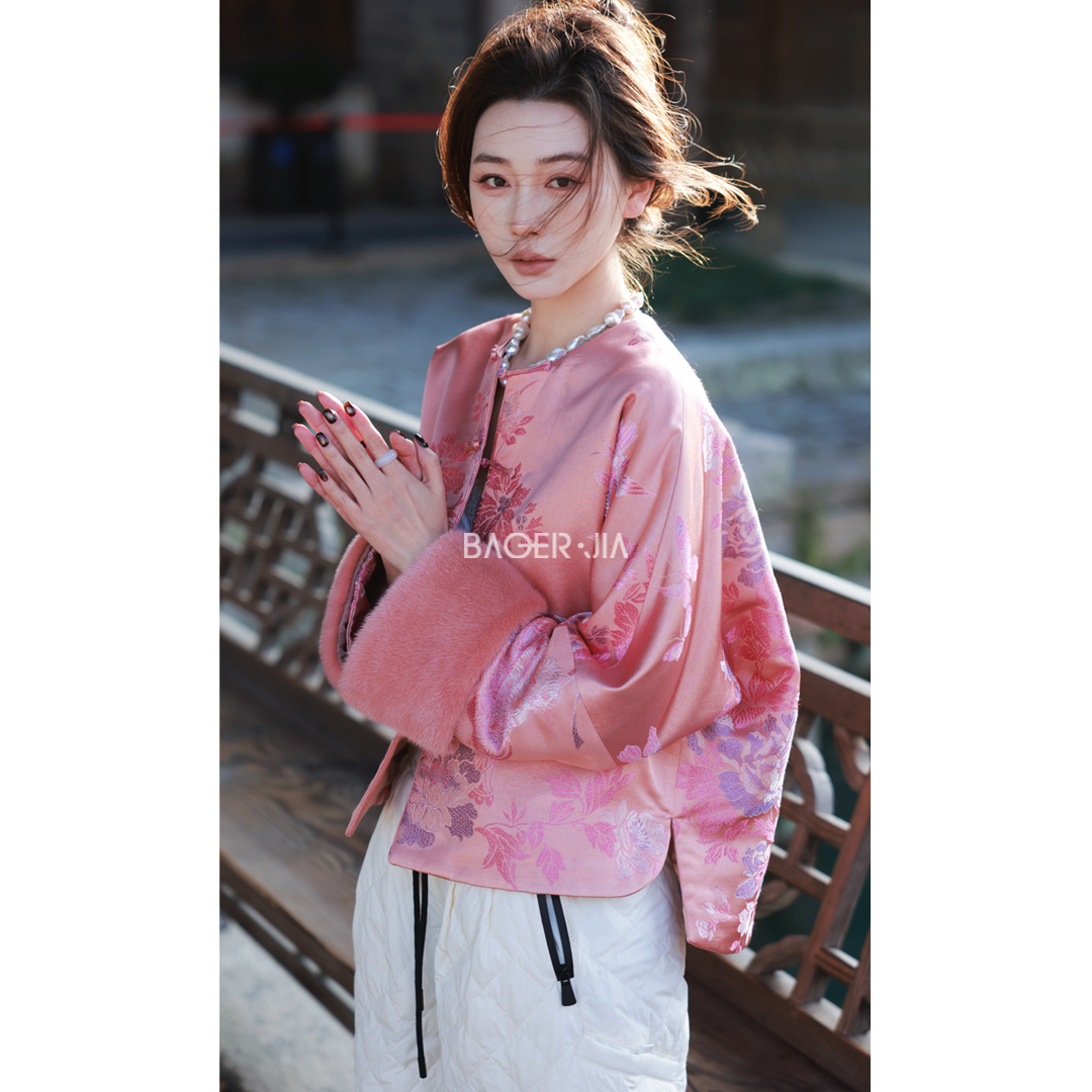 BAOERJIA「听风吟」BA148225412国风古香缎水貂毛袖口羊绒棉外套