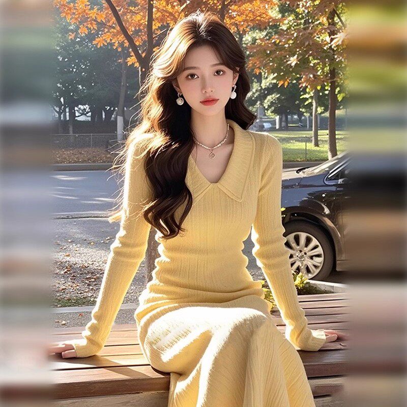 亮黄色polo领针织连衣裙女秋季2025新款高级感修身气质绝美长裙子