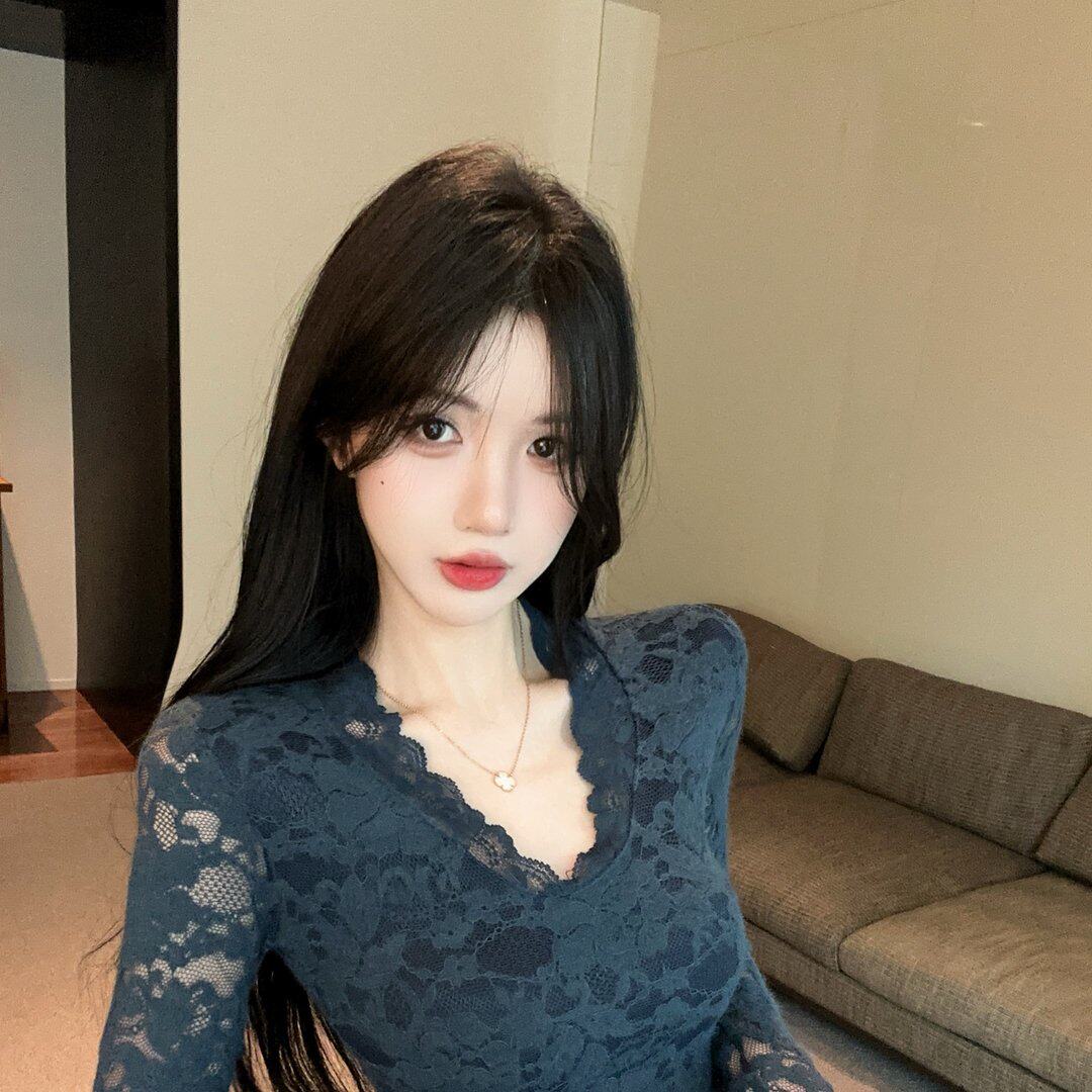 实拍实价纯欲绝美V领蕾丝T恤女辣妹性感收腰修身加厚百搭打底上衣