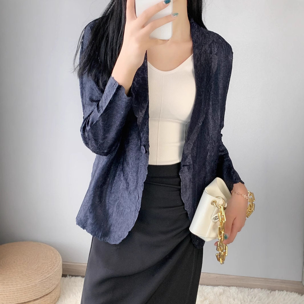 时尚褶皱西装外套女春秋装新款高级感气质修身休闲小西服开衫
