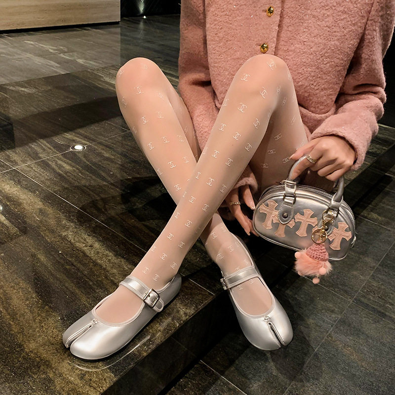 软萌可爱羊皮分趾鞋春季新款玛丽珍鞋全皮真皮搭扣平底单鞋女