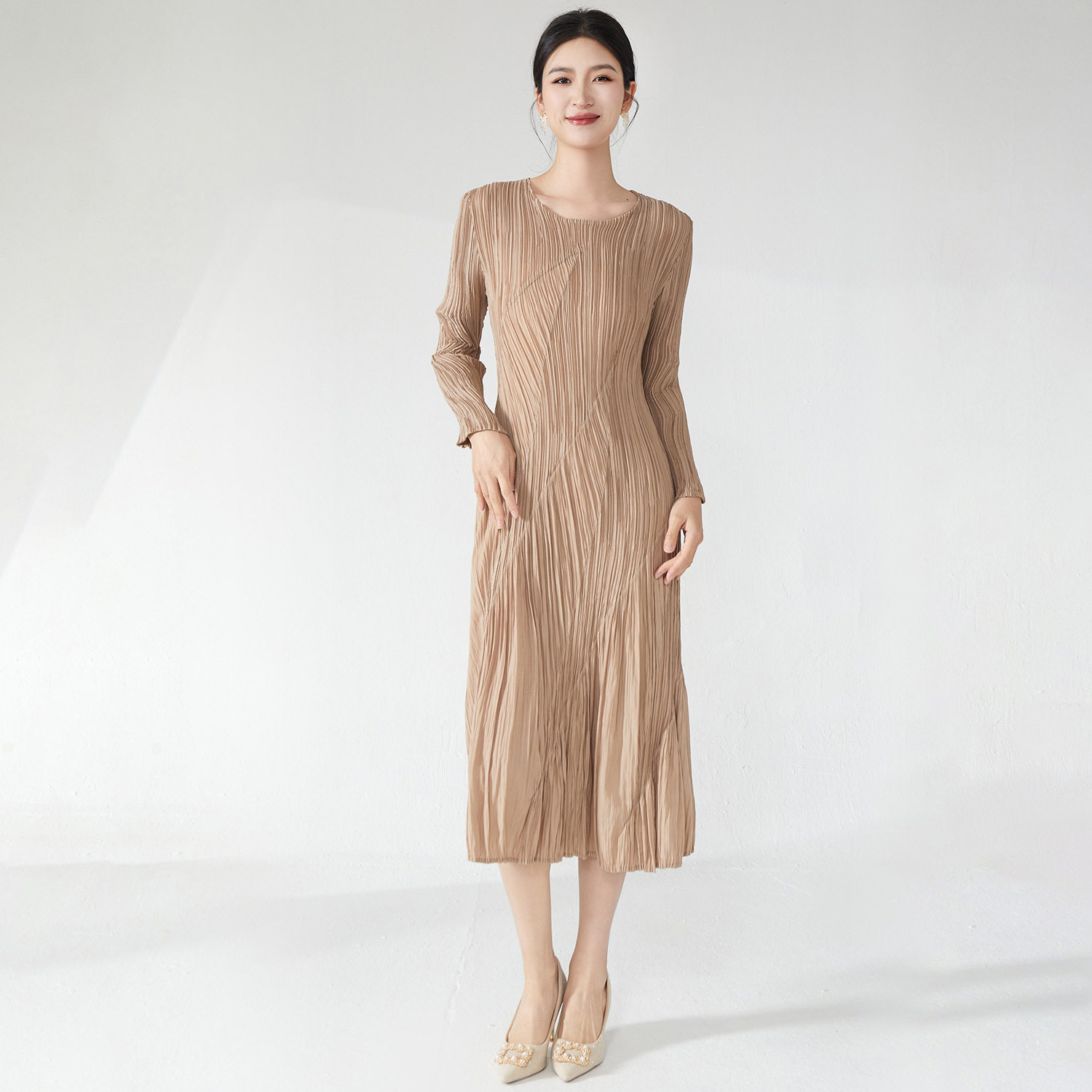 独特漂亮初春裙子减龄法式轻奢高级感气质名媛女神范连衣裙子