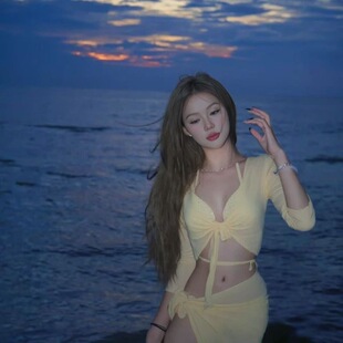 2026新款泳衣女爆款四件套分体长袖防晒渡假海边感高端游泳衣