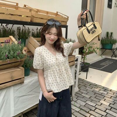 苏珊现货实拍设计感碎花领泡泡