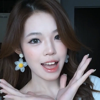 【下单立减50】新款多巴胺彩色五瓣花耳钉海边度假风可爱简约HX