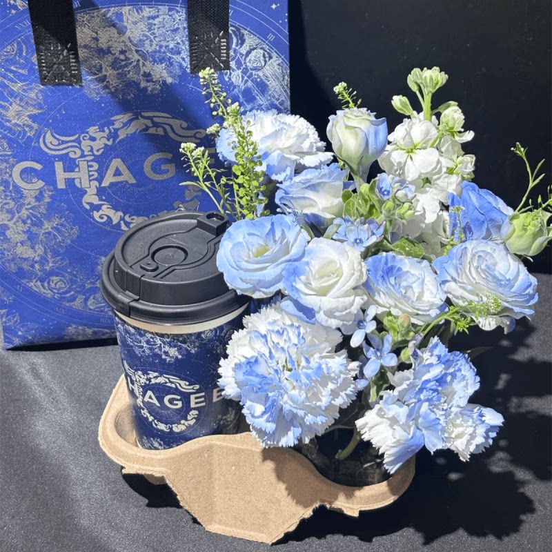 秋天第一杯奶茶霸王茶姬花束鲜花