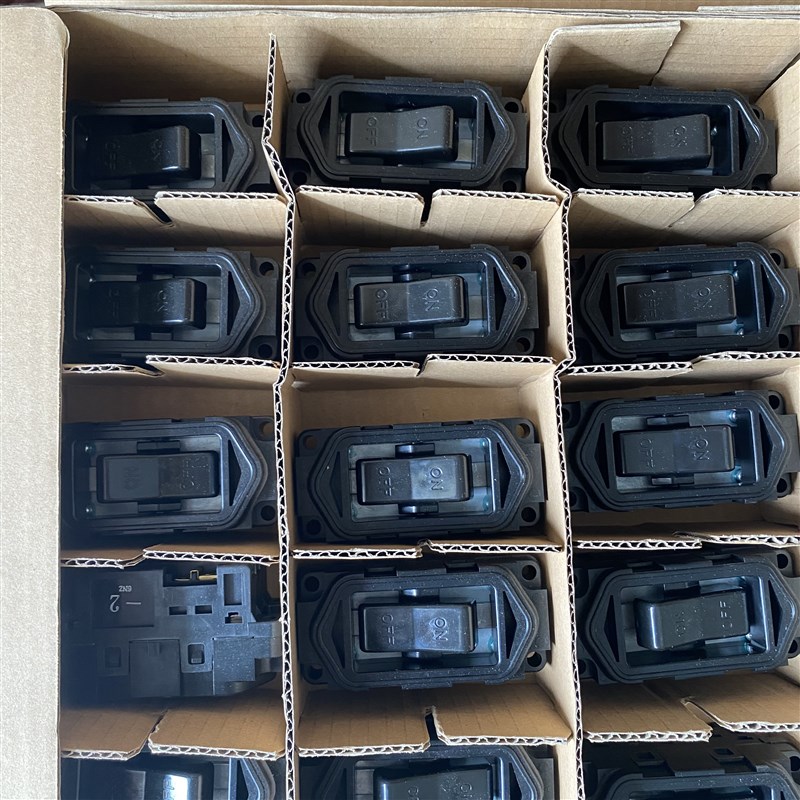 进口日本FUJISOKU ELE330A10船型电源开关6脚2档翘板按钮开关25A