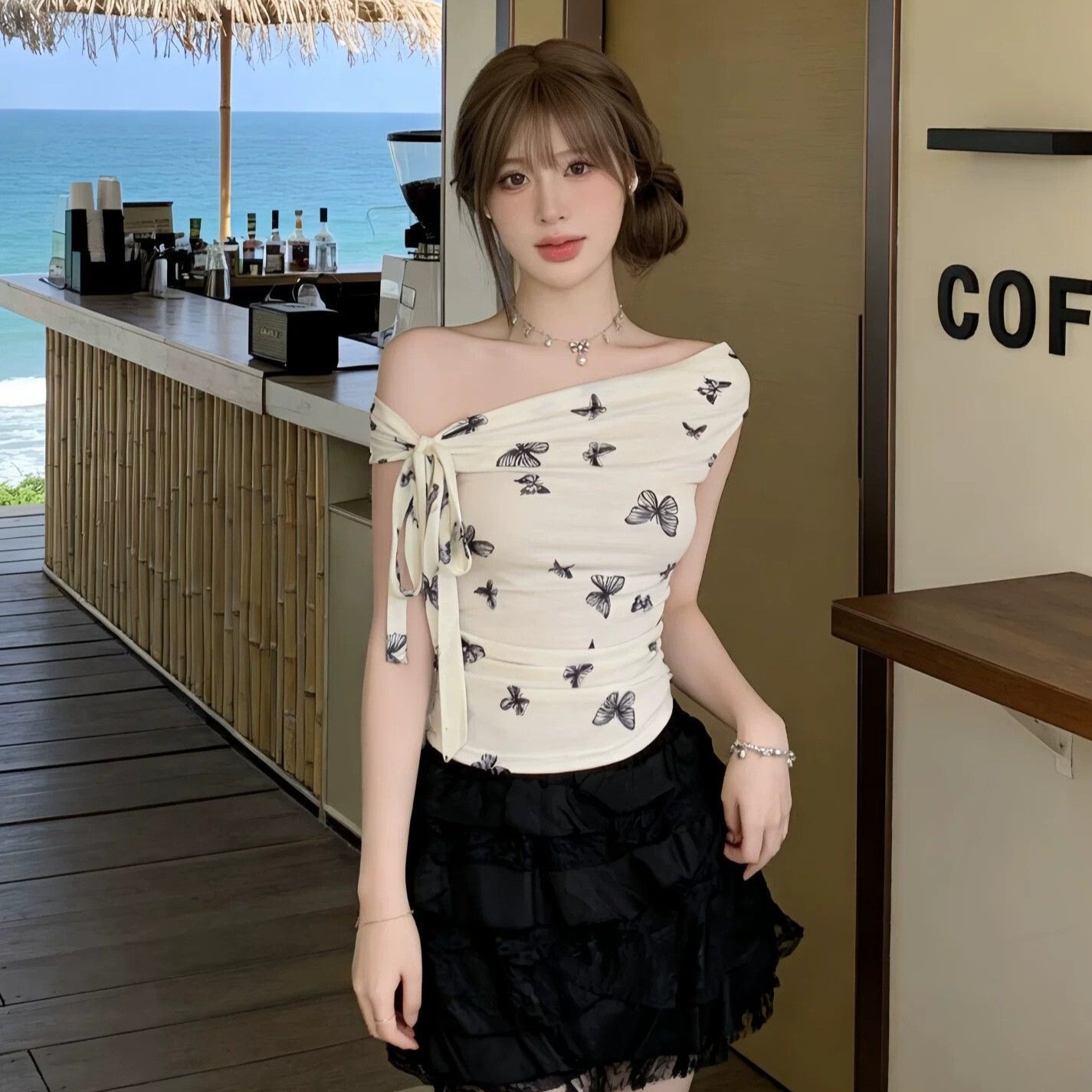 性感蝴蝶印花斜肩修身T恤女
