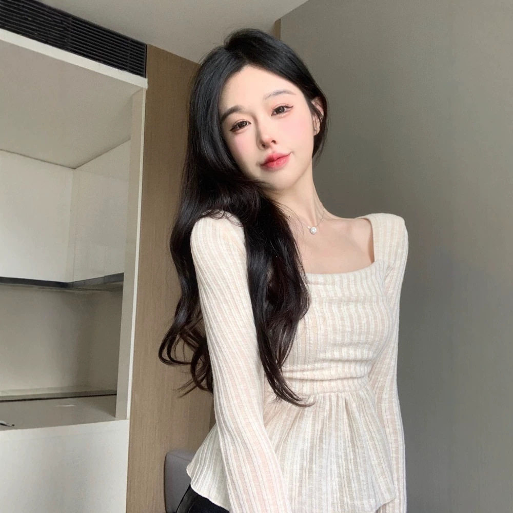 方领长袖修身短款喇叭袖T恤女