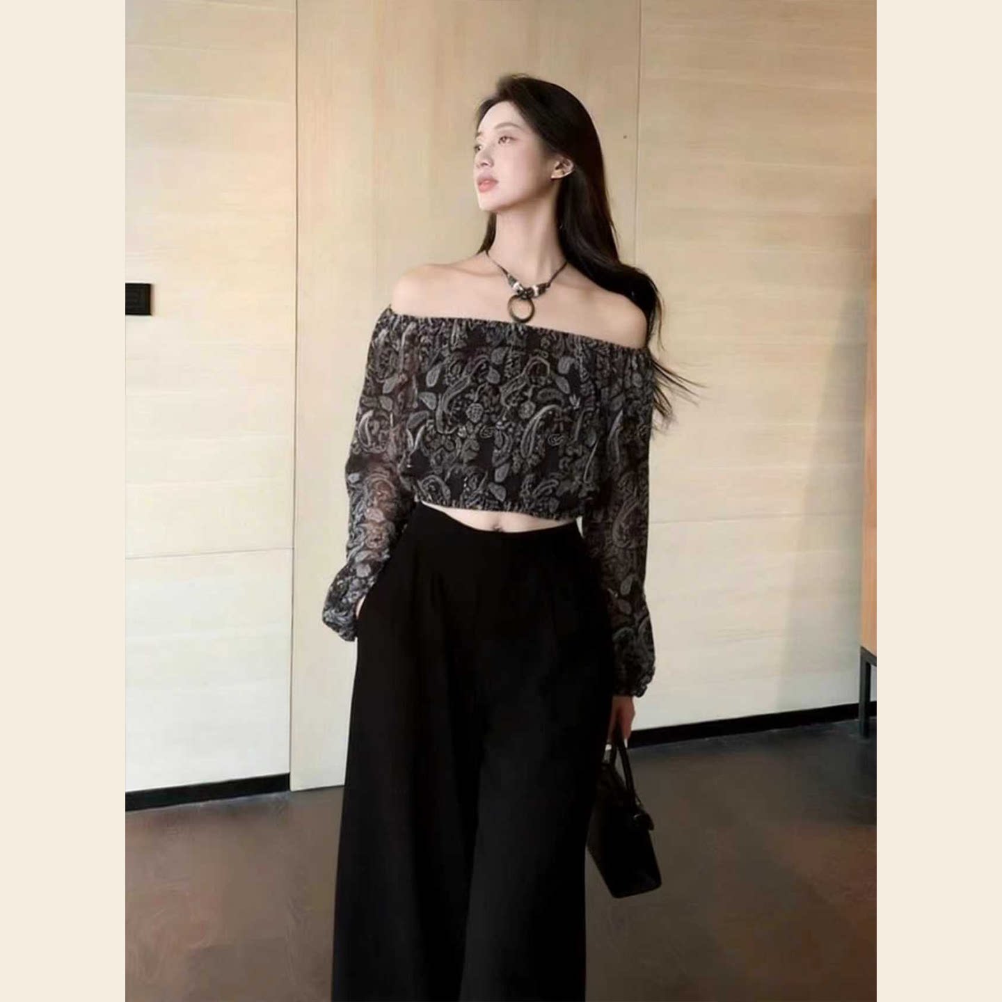 2026高级法式一字肩碎花束腰雪纺衫黑色长裤两件套女长袖气质套装
