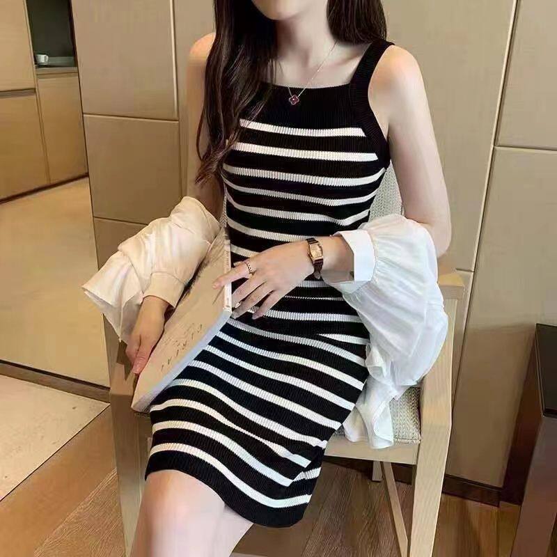 夏季女装网红黑白条纹连衣裙修身针织吊带裙气质中长款