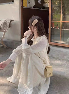 2026新款温柔风蕾丝连衣裙女春秋很仙的打底长裙子法式长袖初恋度