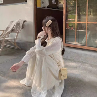 2026新款温柔风蕾丝连衣裙女春秋很仙的打底长裙子法式长袖初恋度