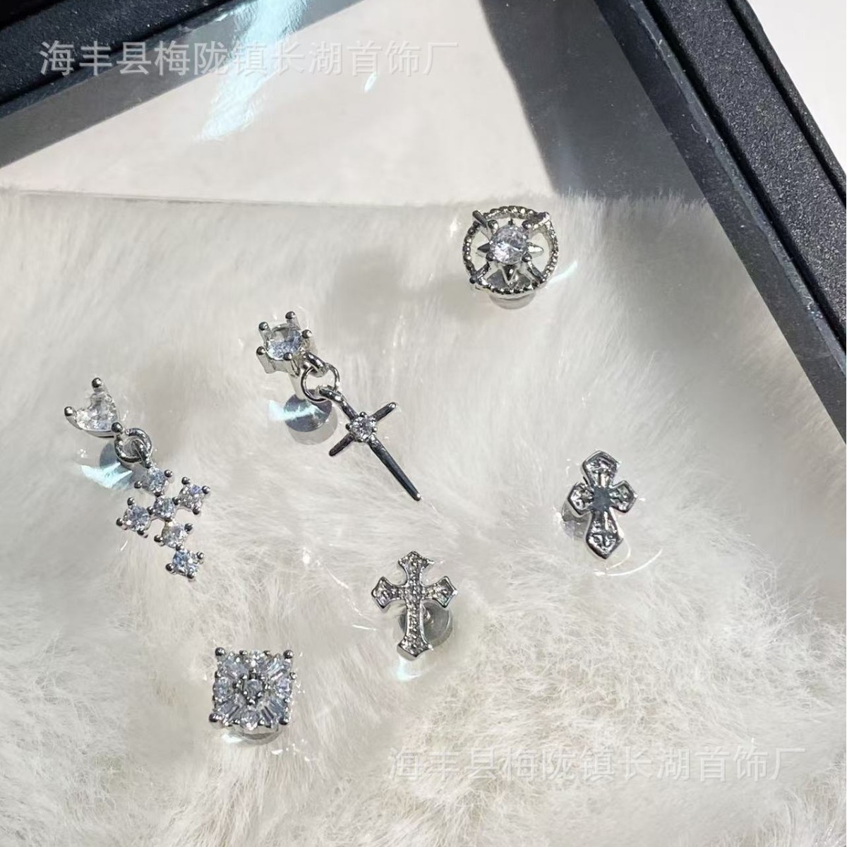 十字架吊坠耳钉医用钛钢养耳洞免摘超闪锆石耳蜗耳骨钉女