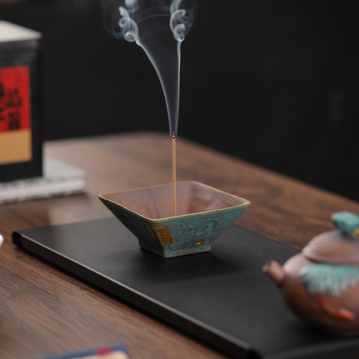 新中式禅意香插粗陶仿古鎏金佛面浮雕线香炉家用茶室送礼香道摆件