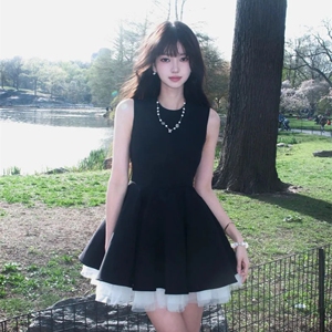 夏季法式网纱黑色无袖背心连衣裙女2026新款赫本风收腰显瘦短裙